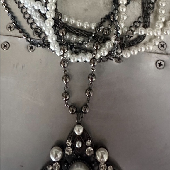 Rhinestone and pearl necklace - Picture 3 of 8